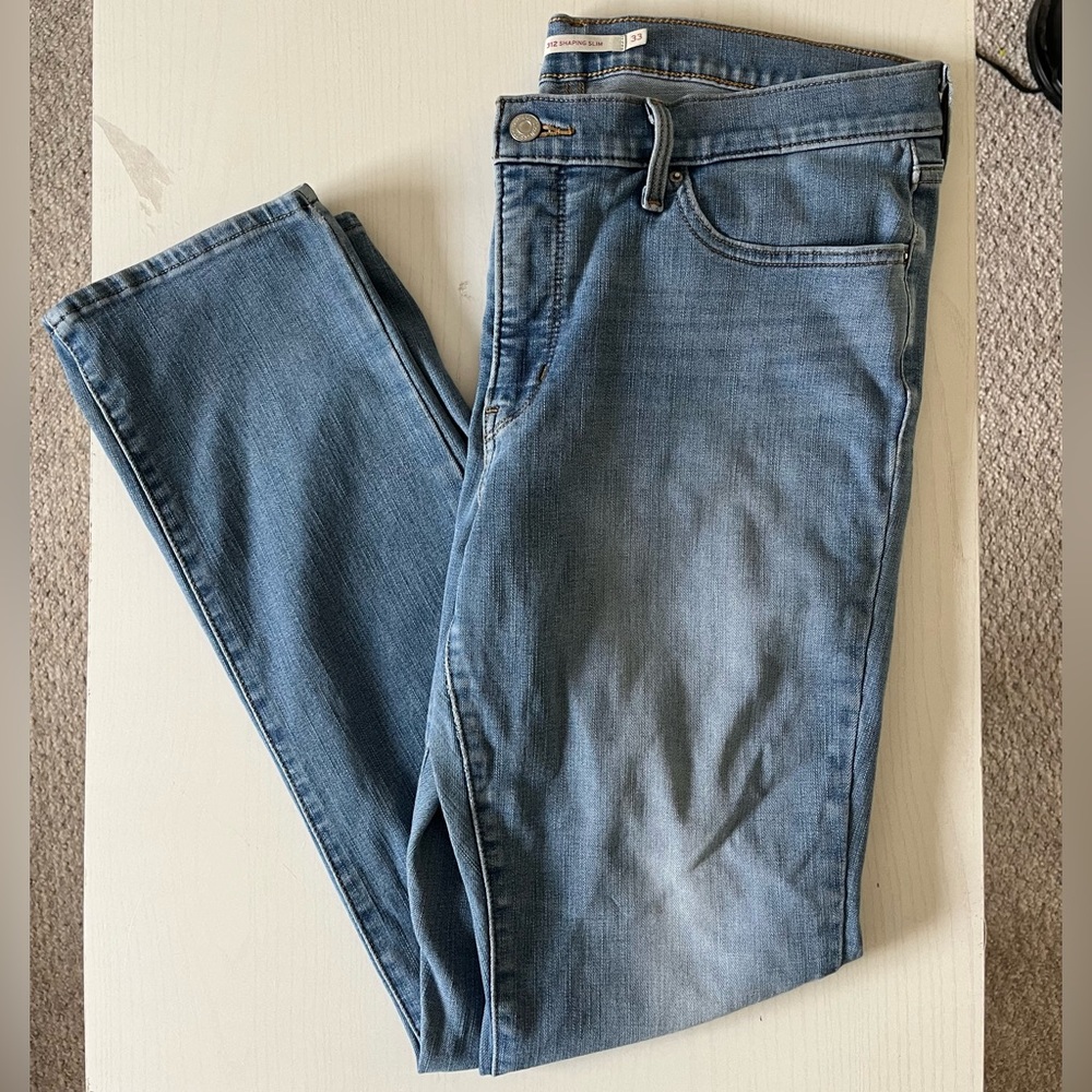 Levi’s 312 Shaping Slim Women’s Jeans